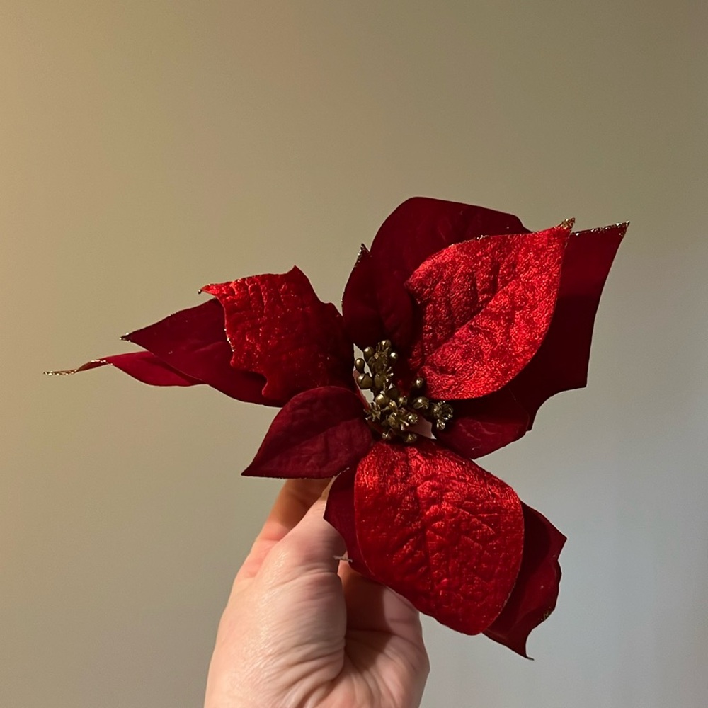 💝 FREE when Bundled 💝 Red Poinsettia Flower Velvet & Gold Glitter Tips